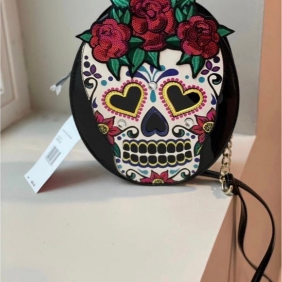 BETSEY JOHNSON SUGAR SKULL KITSCH BLACK PATENT CROSSBODY PURSE - Picture 2 of 6